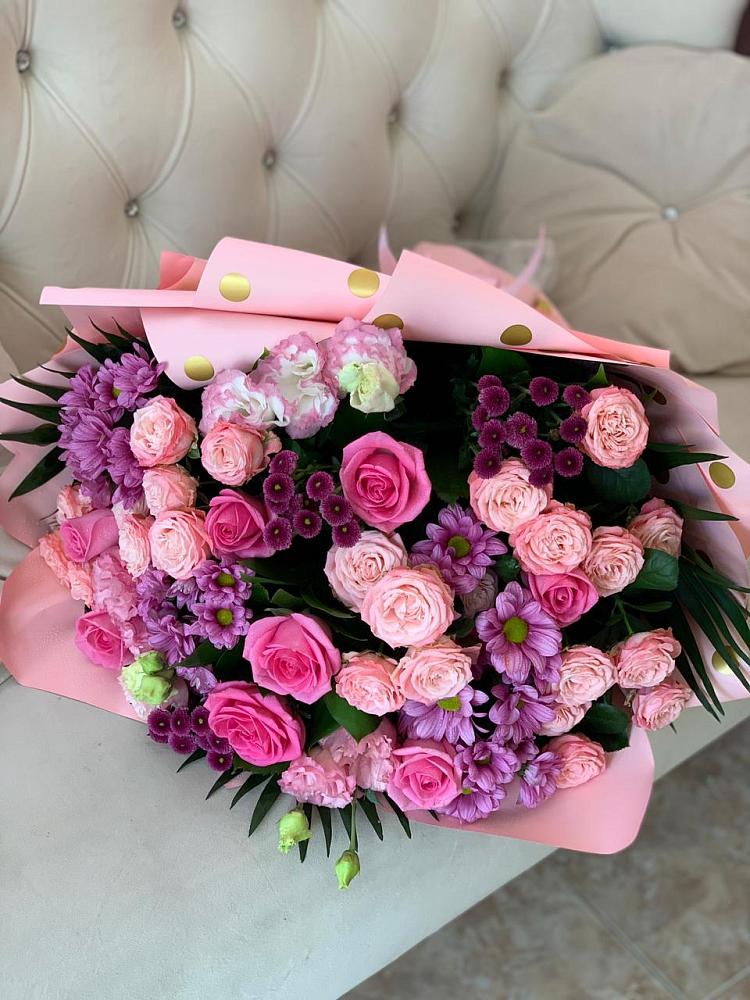 Букет цветов из: Хризантемы, Розы и Лизиантусы в Сосновке