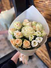 Букет цветов из:  Розы и Лизиантусы #REPLACE_PRED# Сосновке