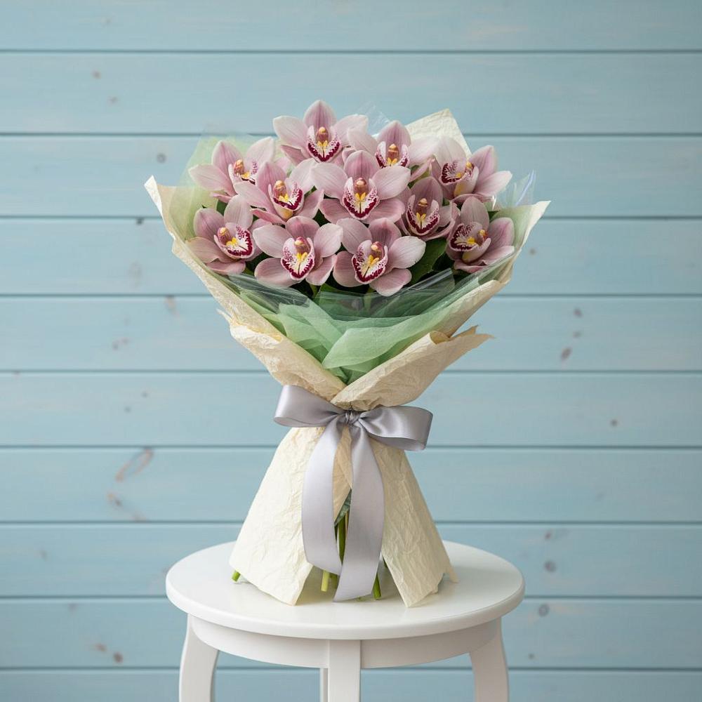 Букет цветов из: Орхидеи и Розы в Сосновке