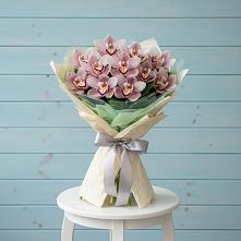 Букет цветов из:  Орхидеи и Розы в Сосновке