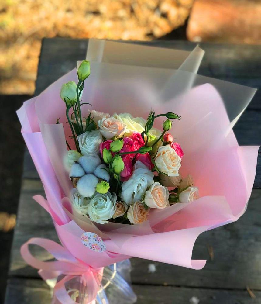 Букет цветов из: Розы и Лизиантусы в Сосновке