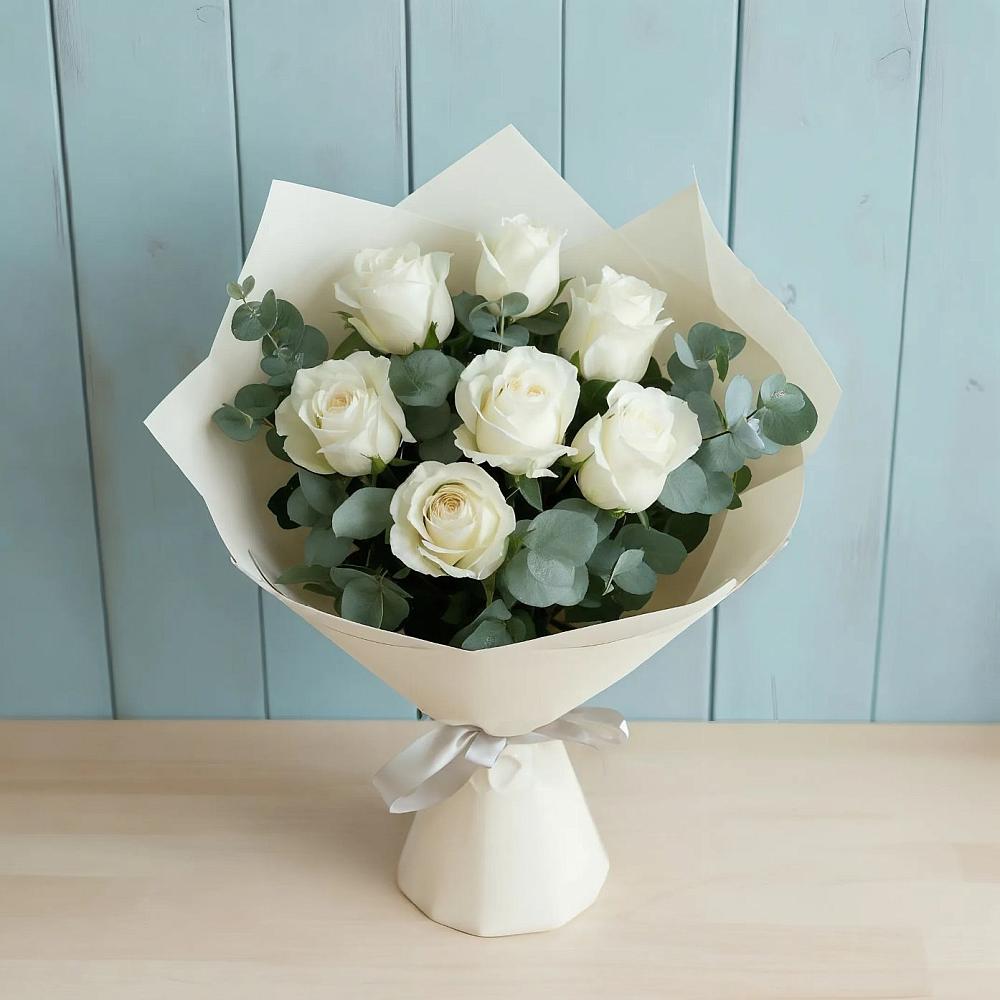 Букет Белые розы в Эвкалипте в Сосновке