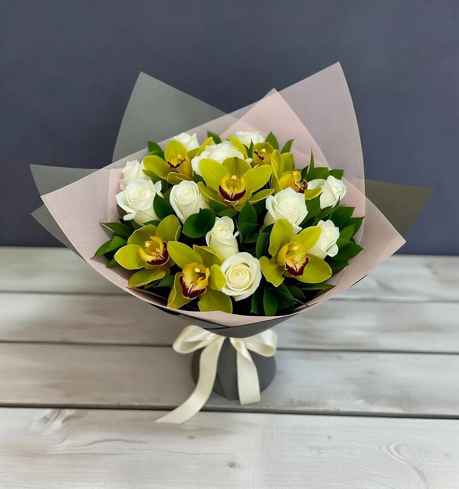 Букет цветов из: Орхидеи и Розы в Сосновке