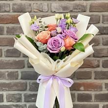 Букет цветов из:  Лизиантусы и Розы в Сосновке