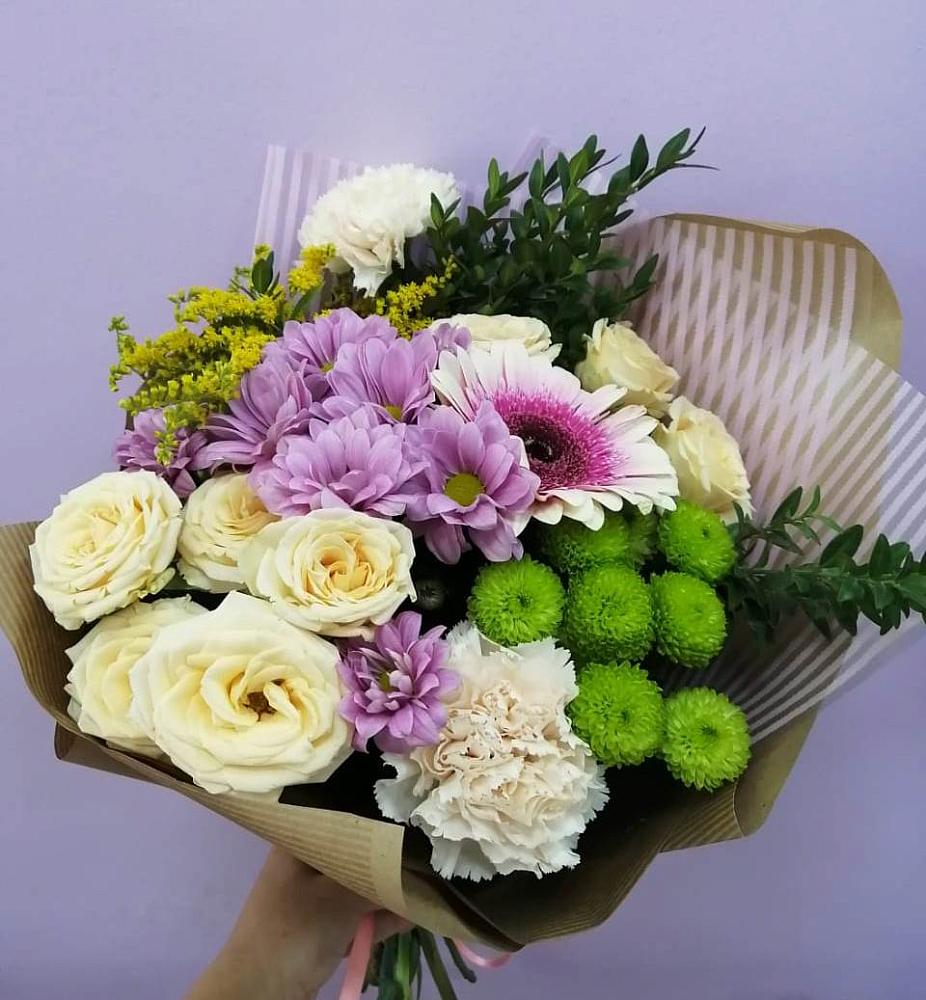 Букет цветов из: Хризантемы, Розы, Гвоздики и Герберы в Сосновке