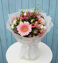 Букет цветов из:  Герберы, Альстромерии и Лизиантусы в Сосновке