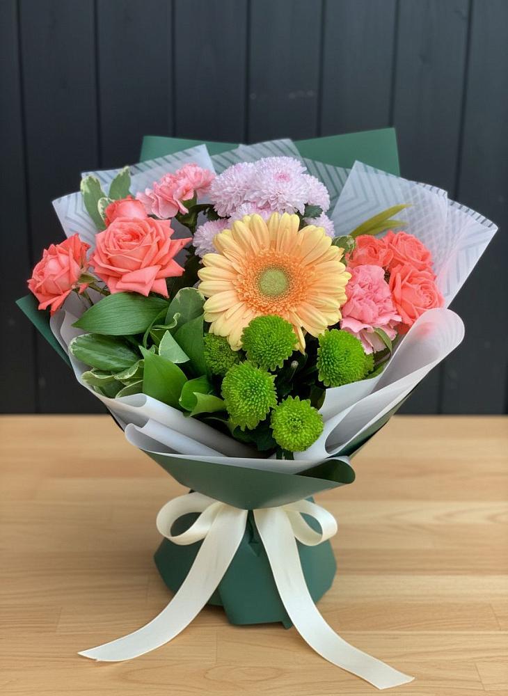 Букет цветов из: Гвоздики, Розы, Герберы и Хризантемы в Сосновке